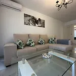 Carihuela Playa, 托雷莫利诺斯